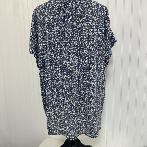 GAP Top Women’s Large Blue Floral Short Sleeve V-Neck Blouse