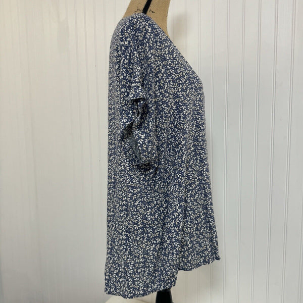 GAP Top Women’s Large Blue Floral Short Sleeve V-Neck Blouse